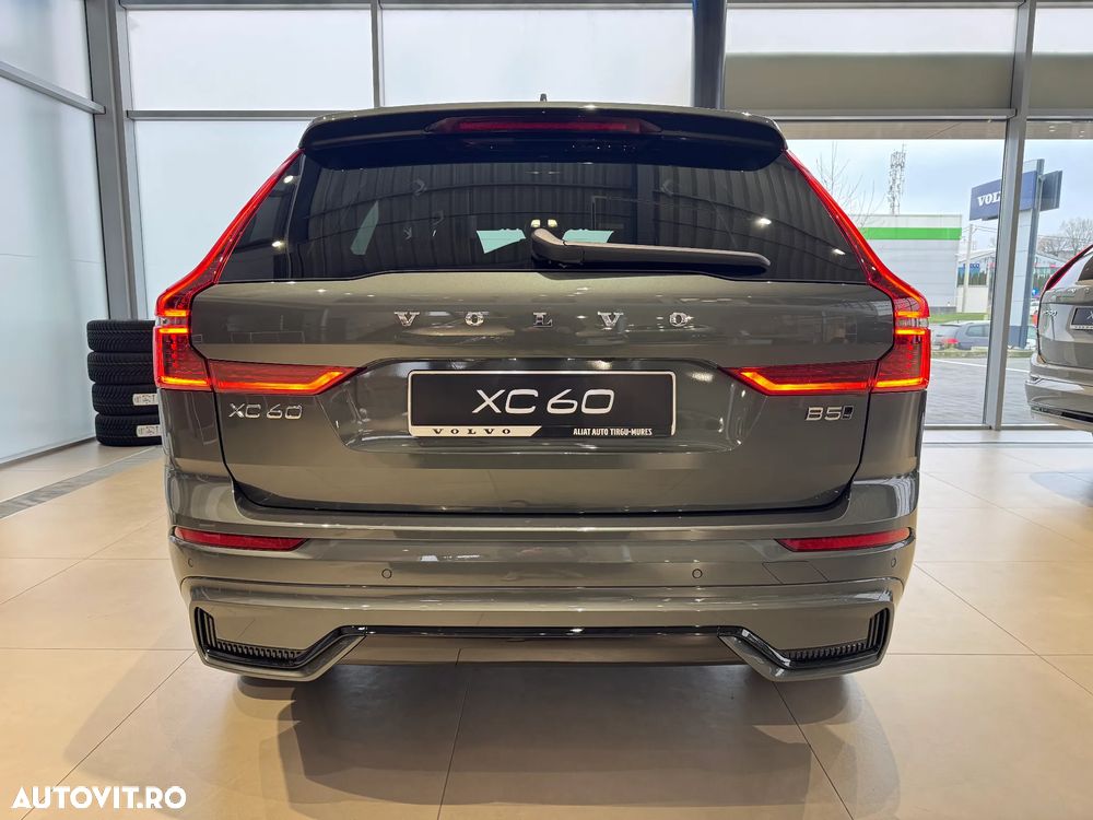 Volvo XC 60 B5 AT AWD MHEV Plus Dark - 6