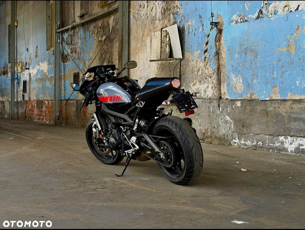 Yamaha XSR - 1