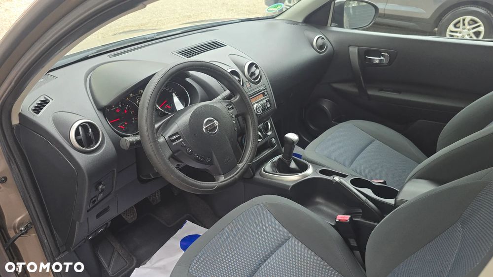 Nissan Qashqai 1.6 Visia - 9