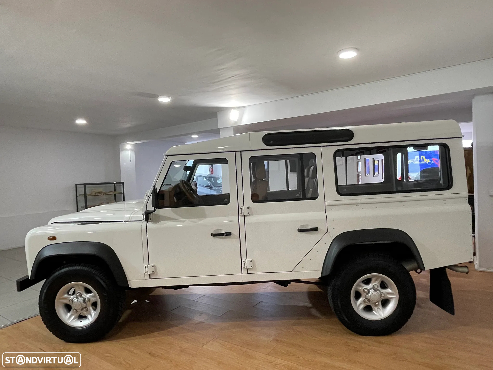 Land Rover Defender 110 CC 2.4 CRD SE - 52