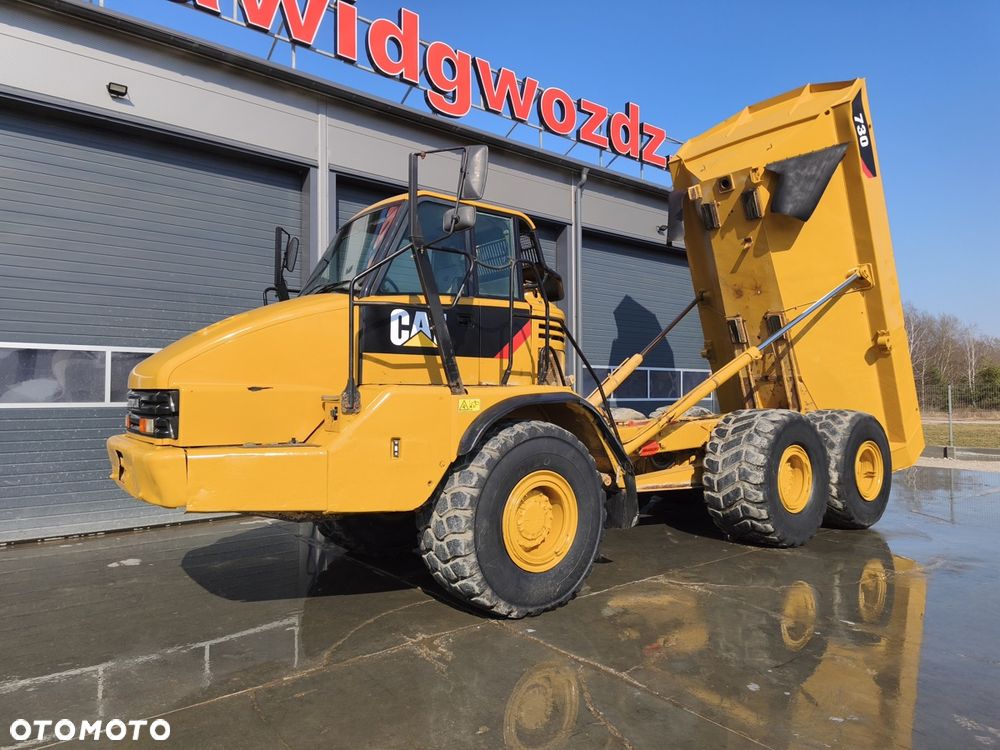 Caterpillar 730 - 4