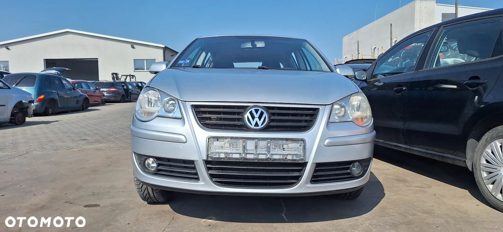 VW Polo 9N Lift 05- Zderzak Przód Przedni Kod Lakieru LA7W - 2