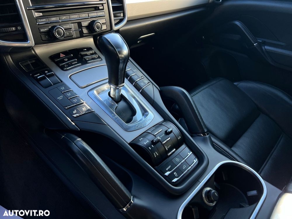 Porsche Cayenne Turbo V8 4.8L Aut. - 6