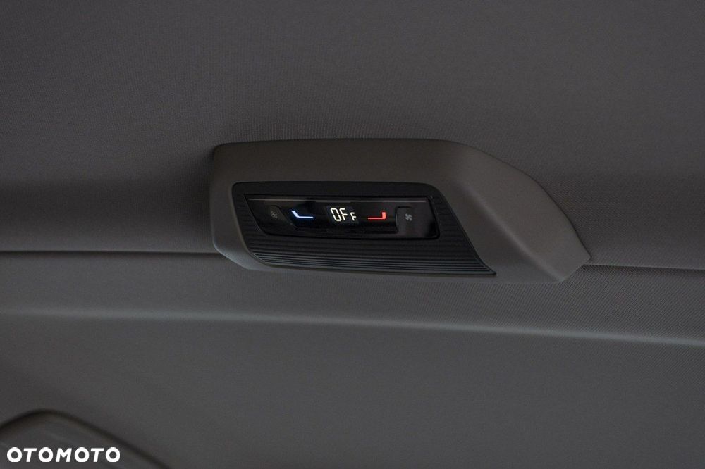 Volkswagen Multivan - 25