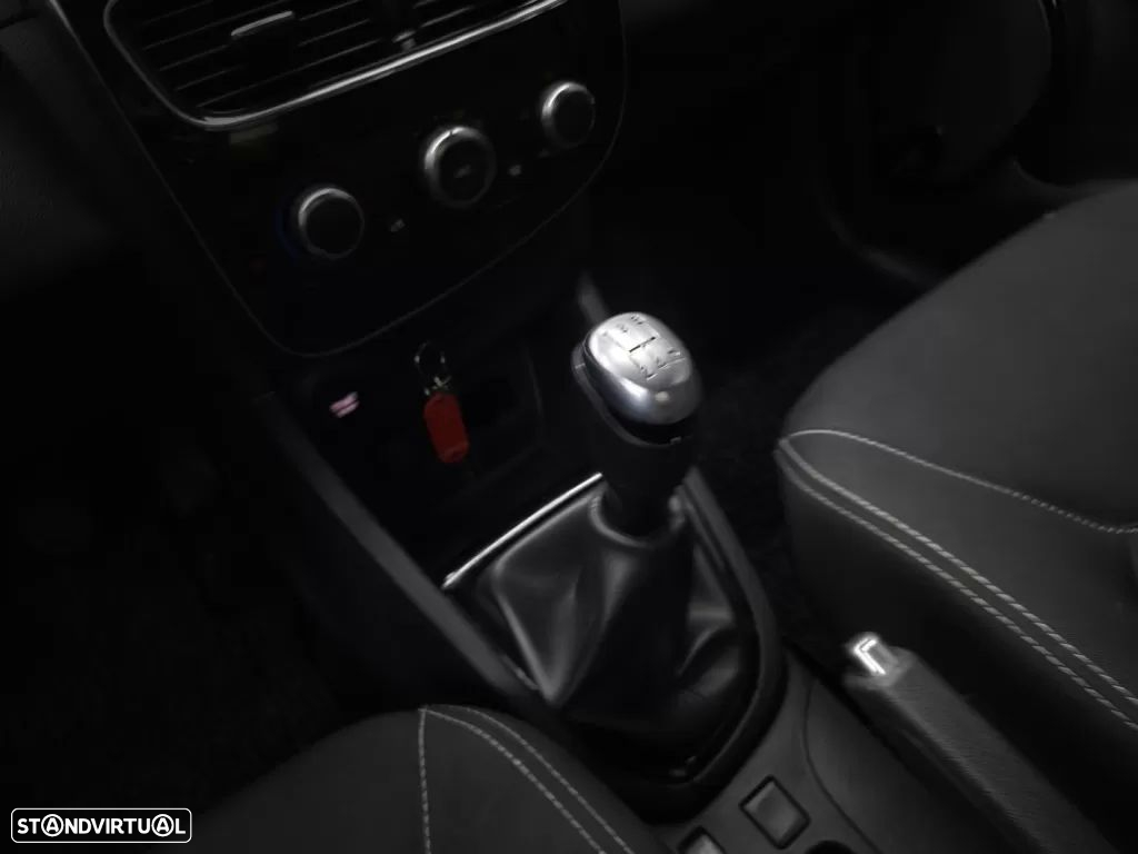Renault Clio Sport Tourer TCe 90 Limited - 36