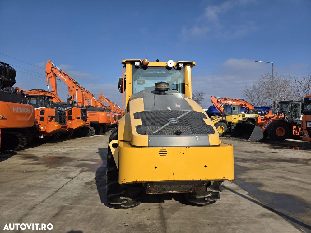 Volvo SD135B, 13,5t, latime tambur 2,3m, FULL OPTION, AC, oblon electric, GPS, antifurt, senzori pozitie, Anv 80% -ok, motor Volvo 150CP, Lung 6,1m, posibilitate leasing 4 ani, PROMOTIE 69.900 EUR+Tva - 3