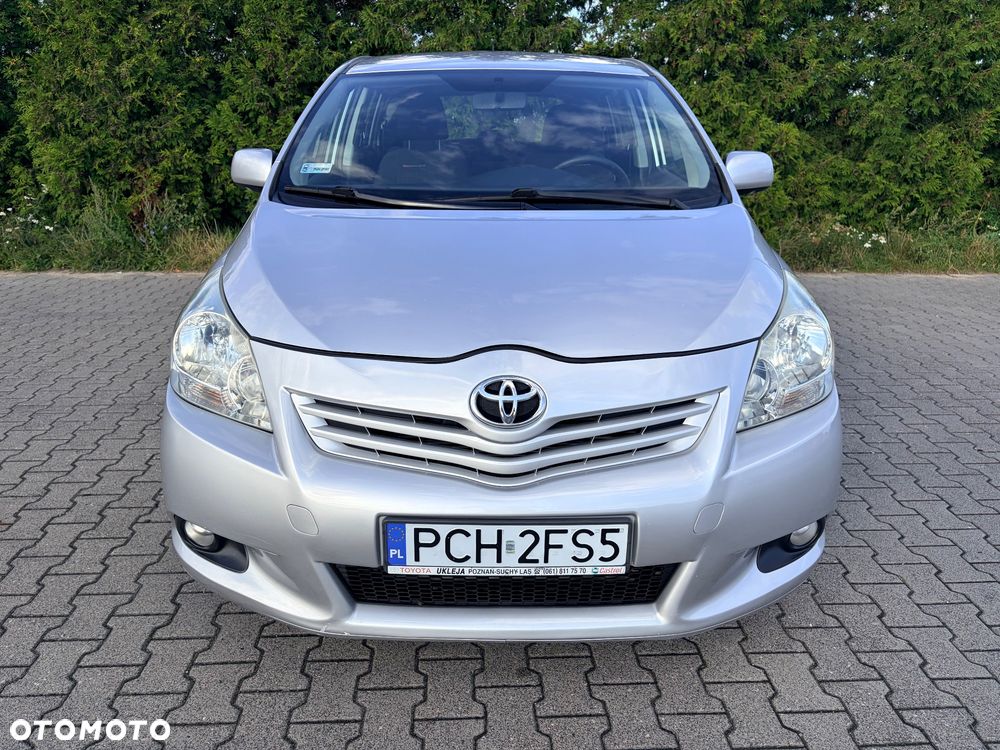 Toyota Verso 2.0 D-4D Life - 2