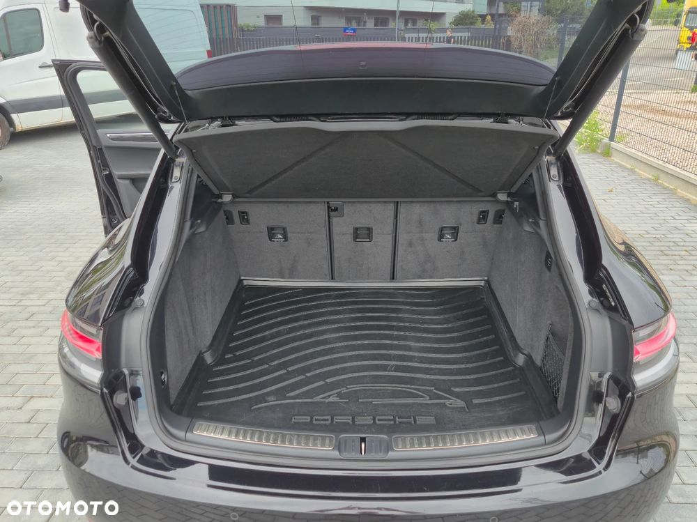 Porsche Macan S - 30