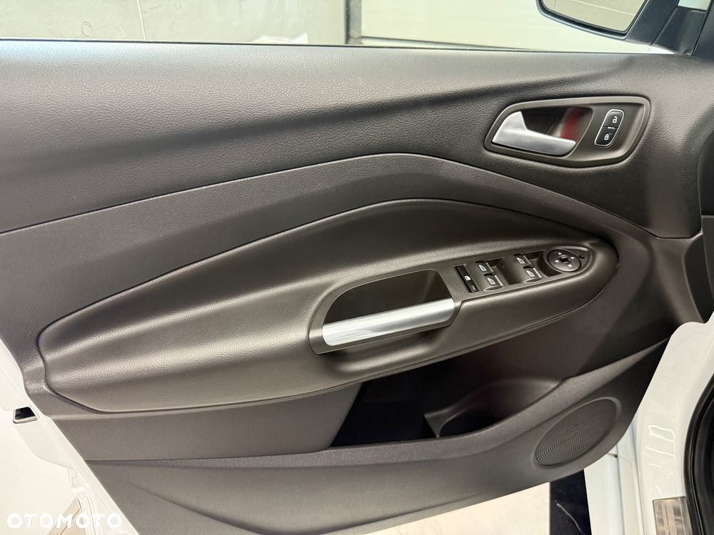 Ford Kuga 2.0 TDCi 4x4 ST-Line - 12