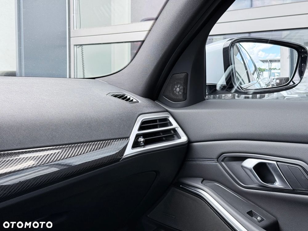 BMW Seria 3 320d xDrive M Sport - 21
