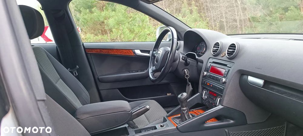 Audi A3 Sportback 2.0 TDI Ambiente - 10