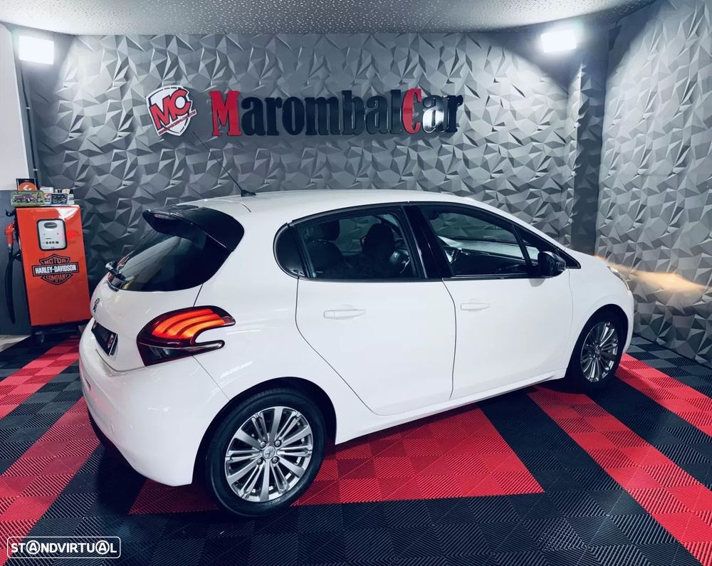 Peugeot 208 1.6 BlueHDi Allure - 11