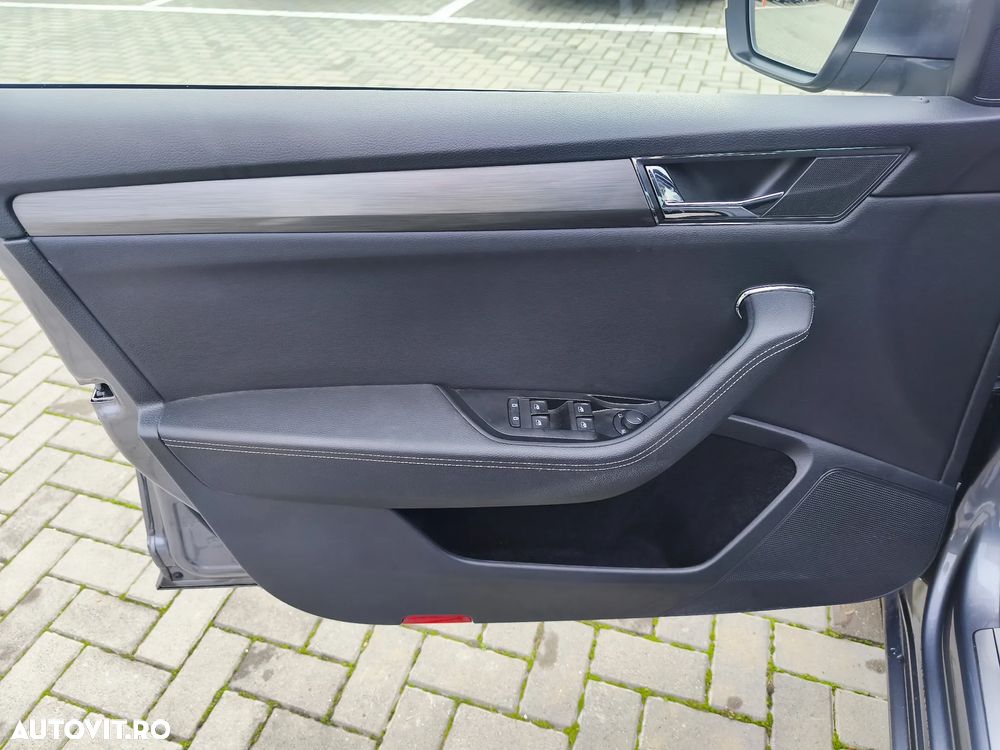 Skoda Superb 2.0 TDI 4x4 DSG Premium Edition - 27