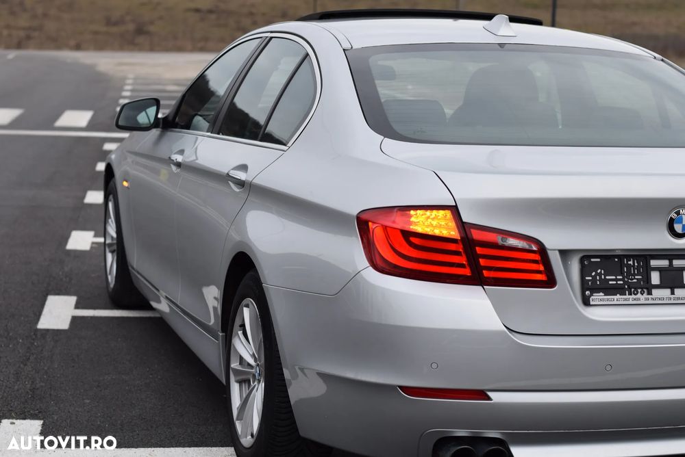 BMW Seria 5 525d Sport-Aut. - 38