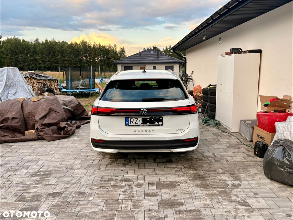 Volkswagen Passat - 17