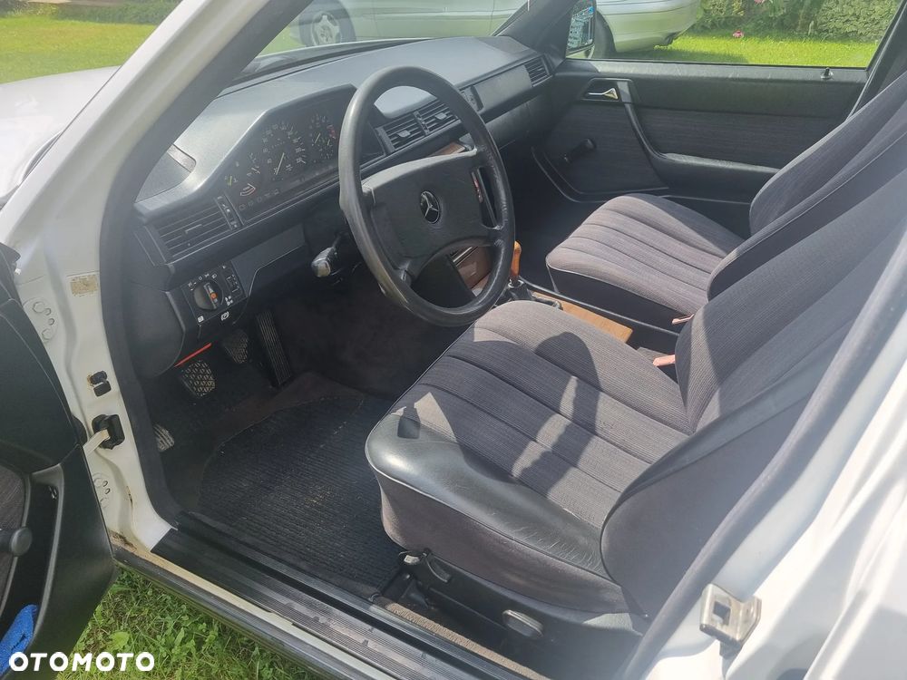 Mercedes-Benz W124 (1984-1993) - 10
