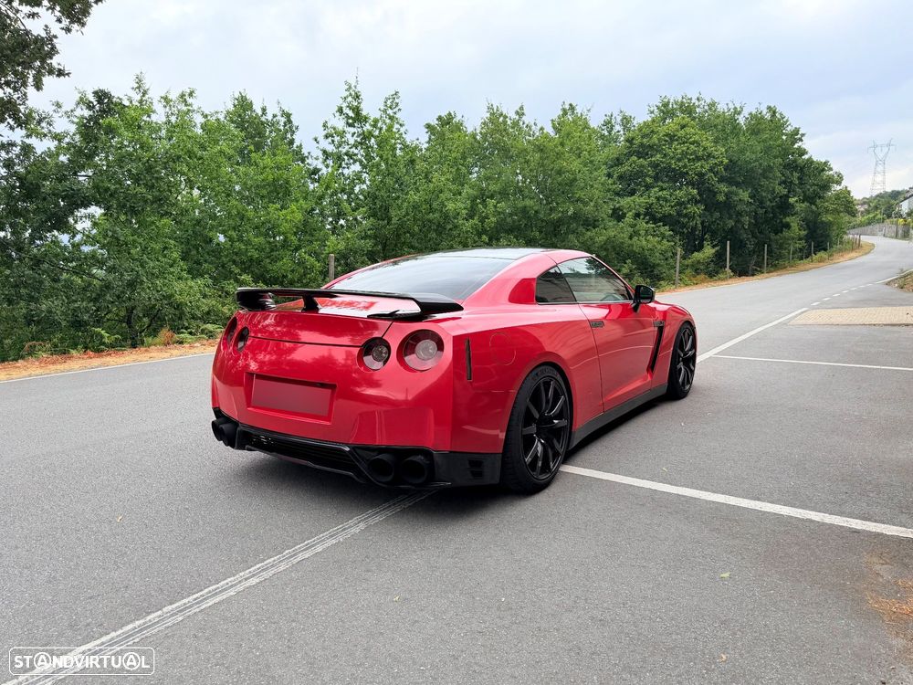 Nissan GT-R Black Edition - 6