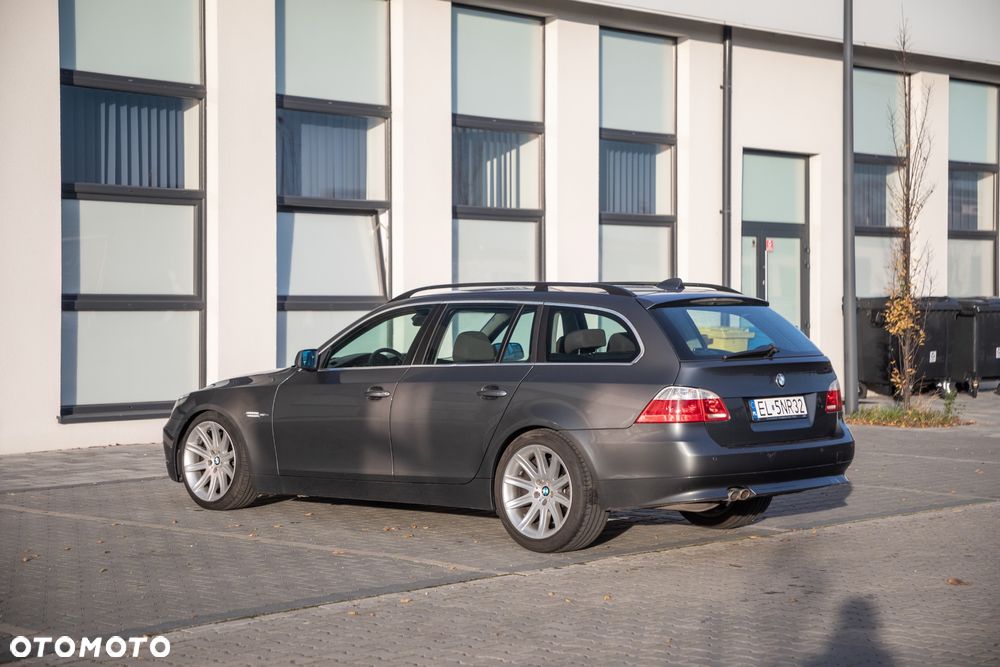 BMW Seria 5 525d - 11