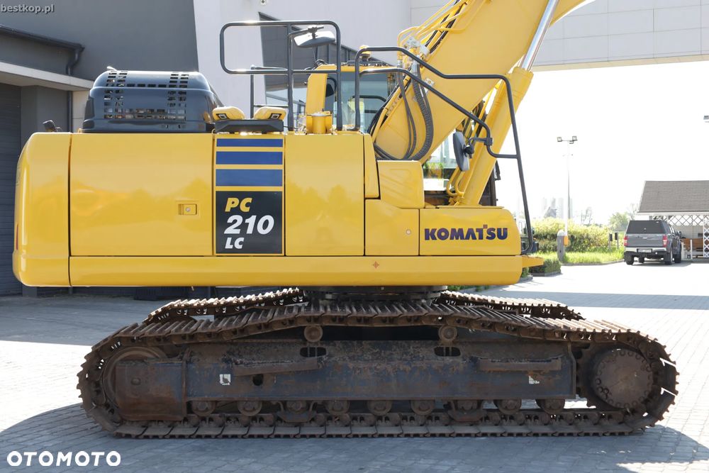 Komatsu PC210LC-11 - 11
