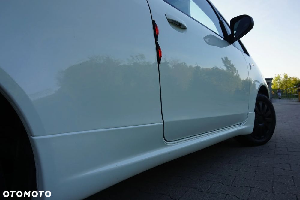 Mitsubishi Colt - 18