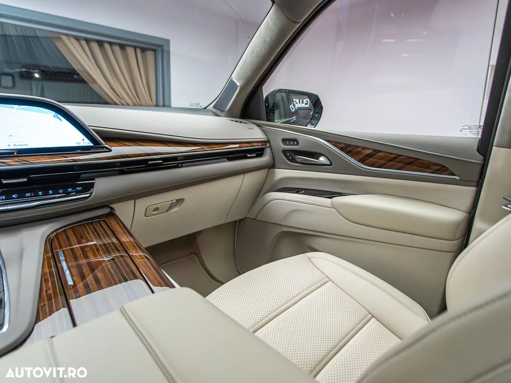 Cadillac Escalade 6.2 V8 ESV Platinum - 27
