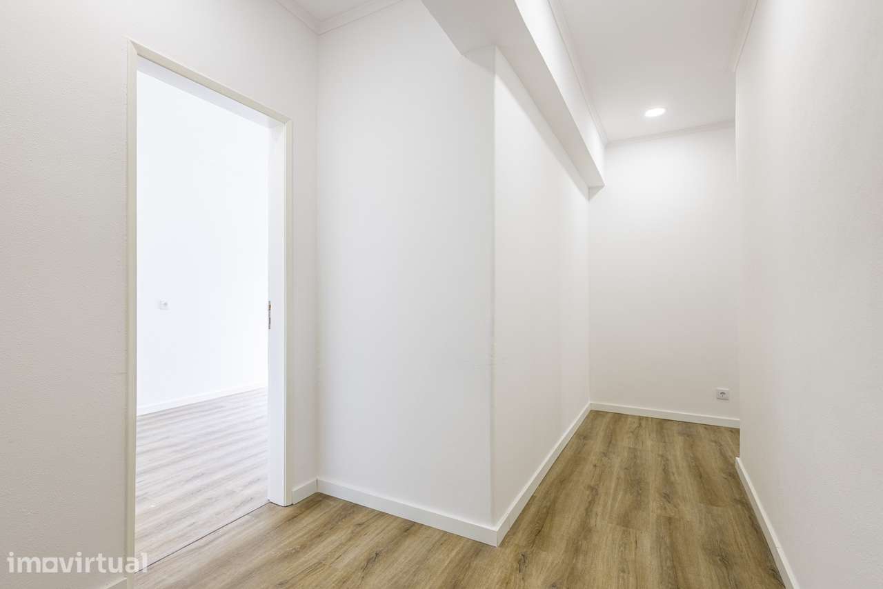 APARTAMENTO T2 REMODELADO CARTAXO - Grande imagem: 4/23