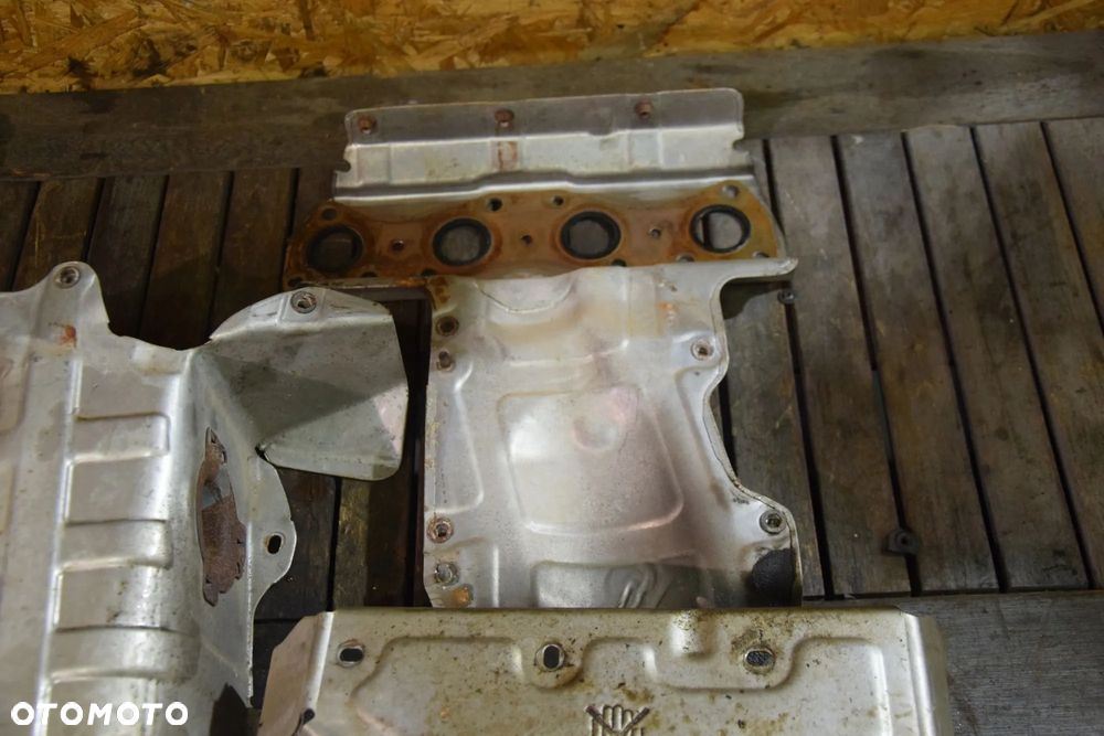 Osłona osłony katalizatora KOMPLET 1.4 1.6 VTi Peugeot 207 307 Citroen C3 C4 - 4