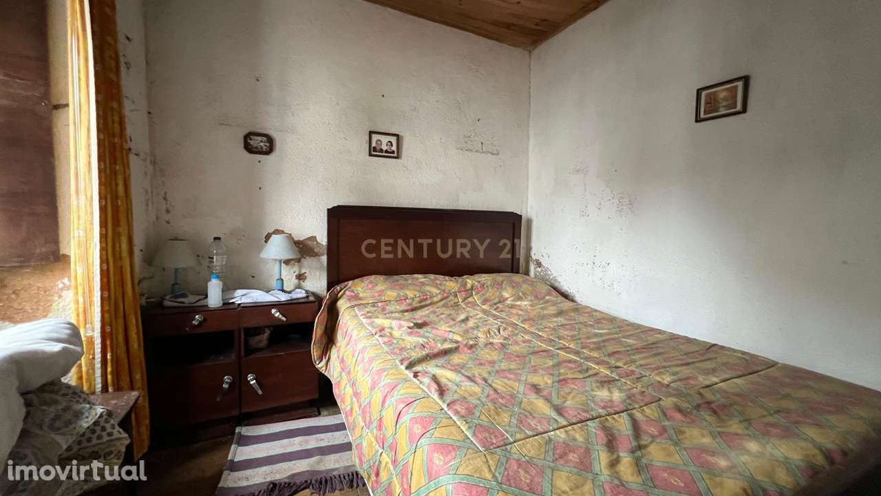 Moradia com enorme potencial em Tomar, junto à Ilha do Lombo - Grande imagem: 3/16