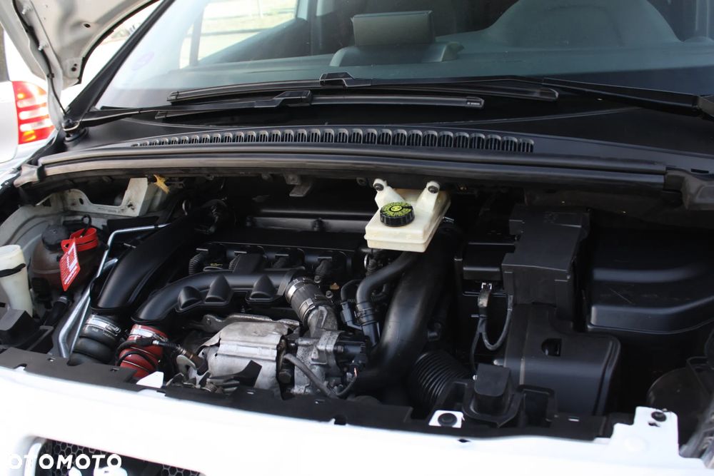 Peugeot 5008 1.6 THP Allure 7os - 32