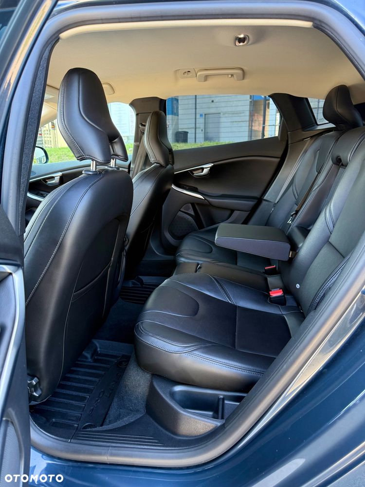 Volvo V40 D2 Drive-E SCR Momentum - 13