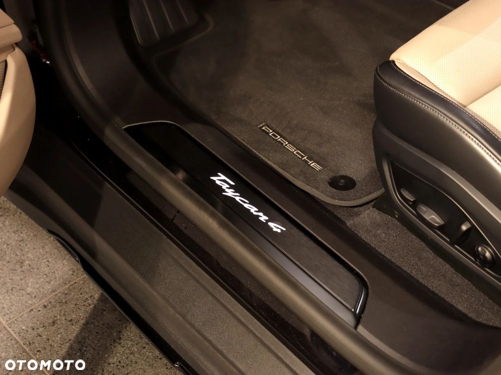 Porsche Taycan 105kWh 4 Performance Plus - 30