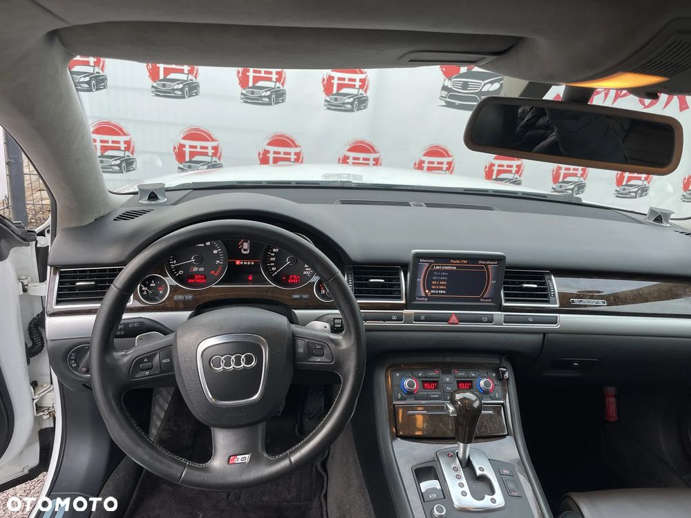 Audi S8 - 11