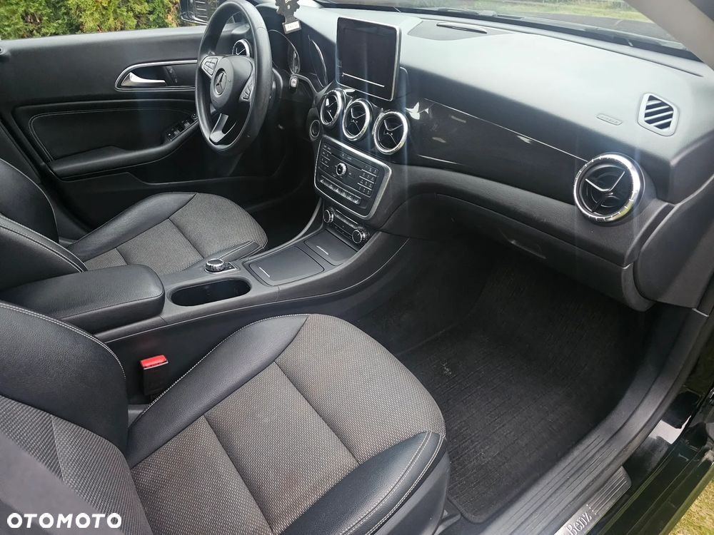 Mercedes-Benz CLA 200 CDI 7G-DCT AMG Line - 7