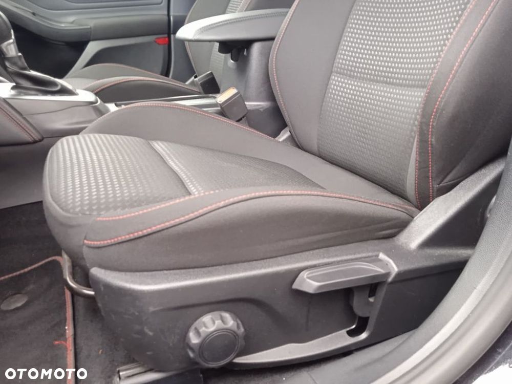 Ford Focus 1.0 EcoBoost mHEV ST-Line X - 34