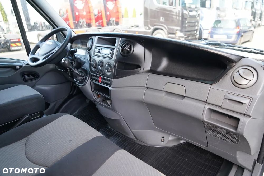 Iveco DAILY 35-130 / WYWROTKA TYLNOZSYPOWA STALOWA / BRYGADÓWKA - 7 OSÓB / BLIŹNIAK / MANUAL / SPROWADZONY / - 29
