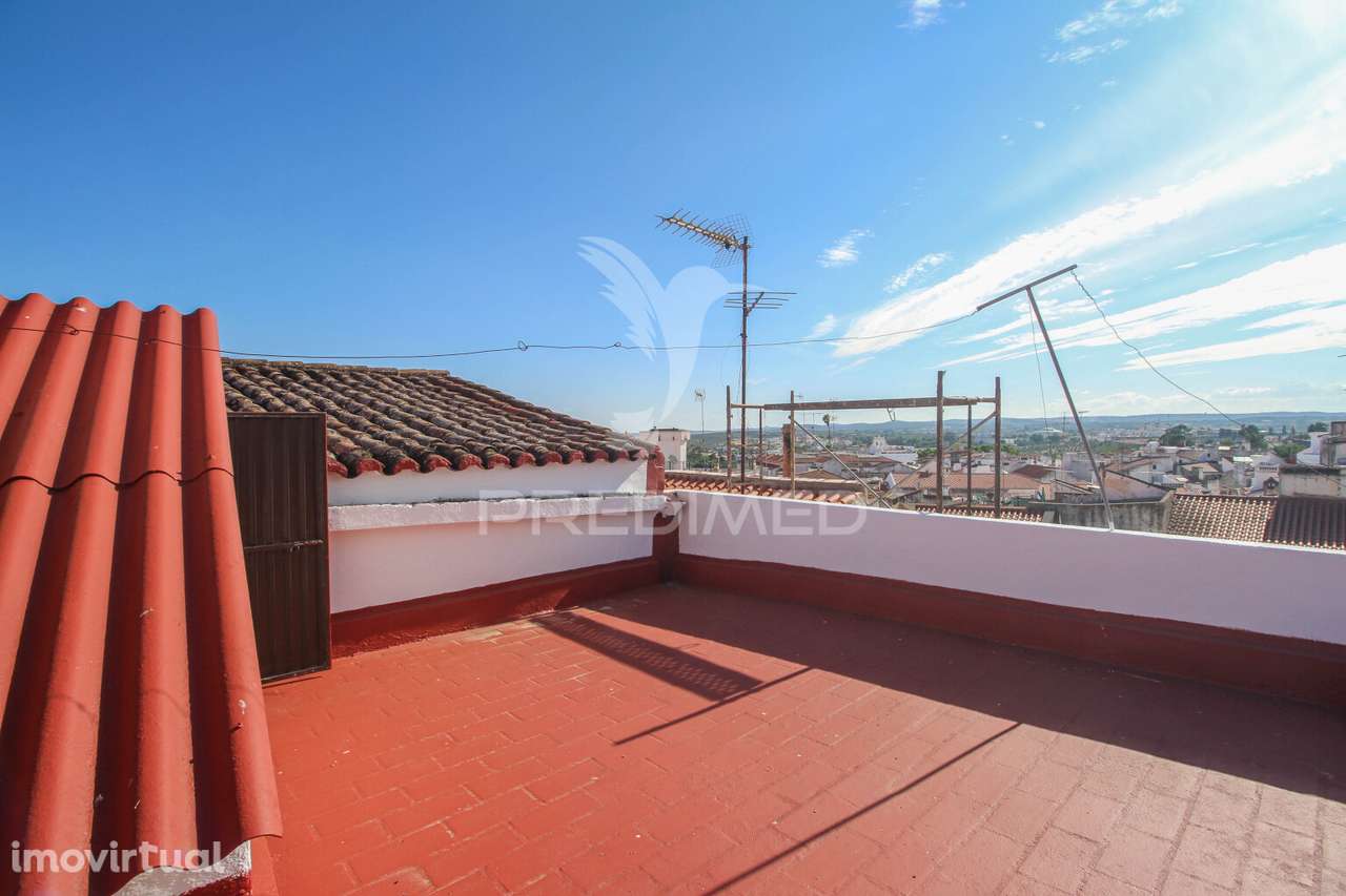 Moradia Típica no Centro Histórico com Dois Pisos - Grande imagem: 3/6