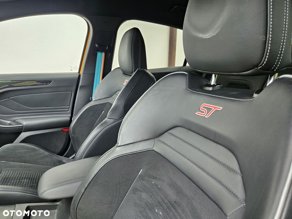 Ford Focus 2.3 EcoBoost S&S ST - 29