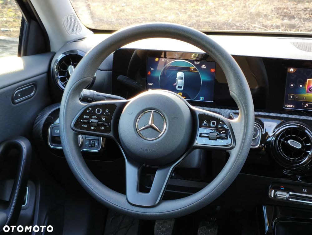 Mercedes-Benz Klasa A 180 d Edition 2021 - 8