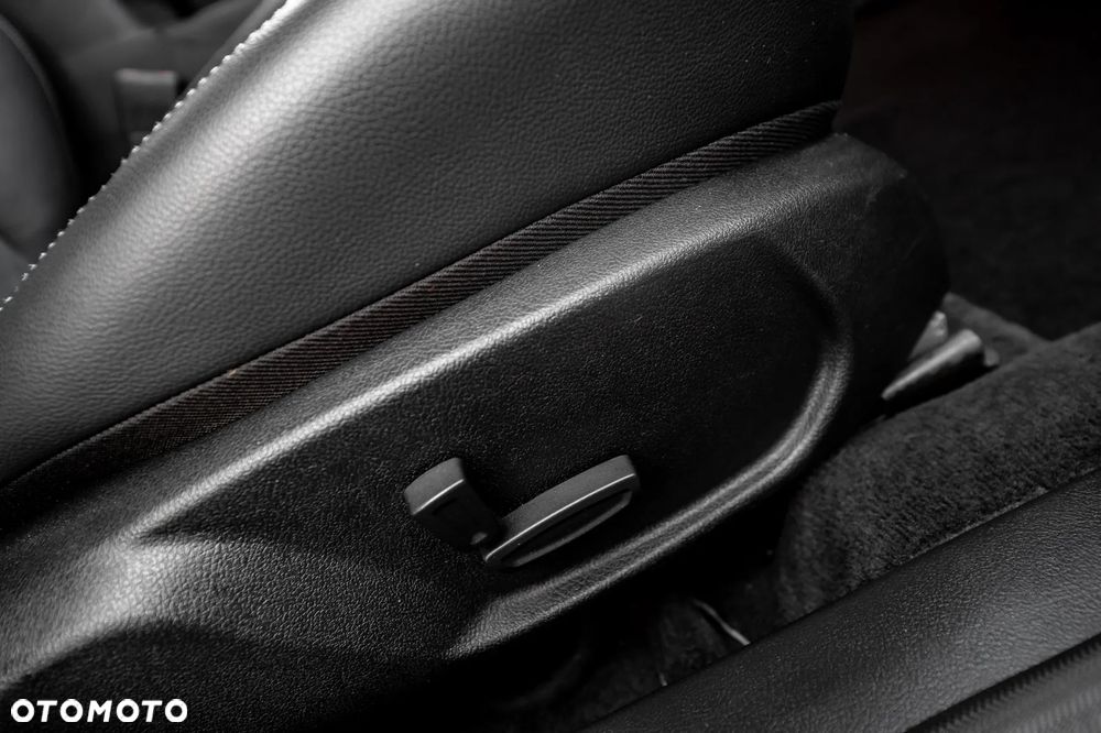 Ford Mondeo 2.3 Titanium - 23