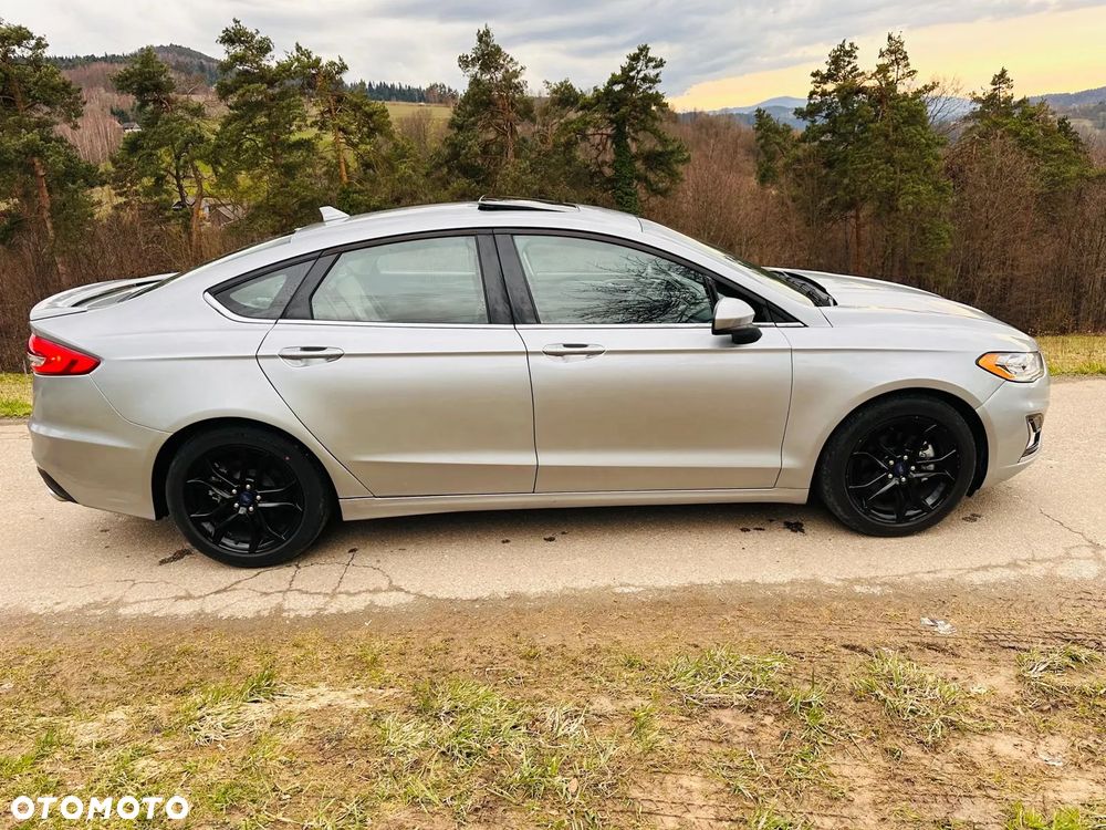 Ford Fusion - 16
