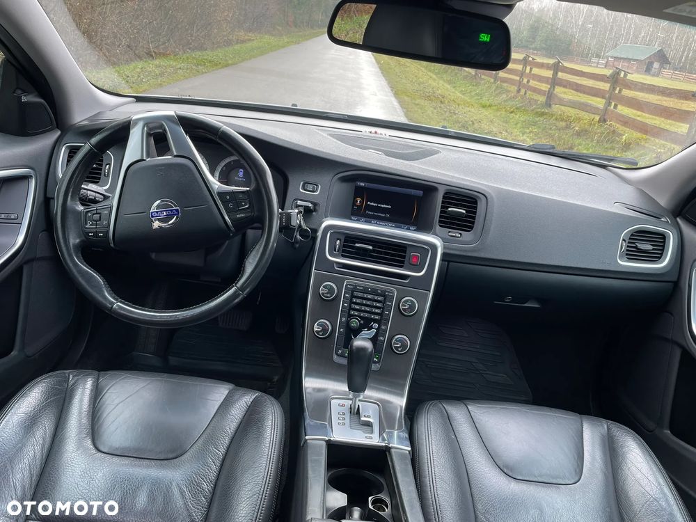 Volvo S60 T6 AWD Geartronic Summum - 8