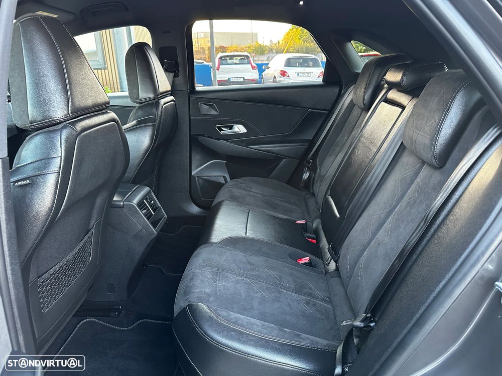 DS DS7 Crossback E-Tense Performance Line EAT8 - 32