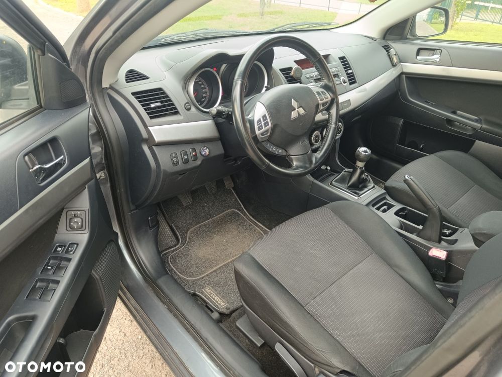 Mitsubishi Lancer - 7