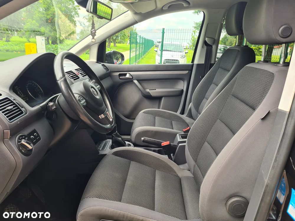 Volkswagen Touran - 5