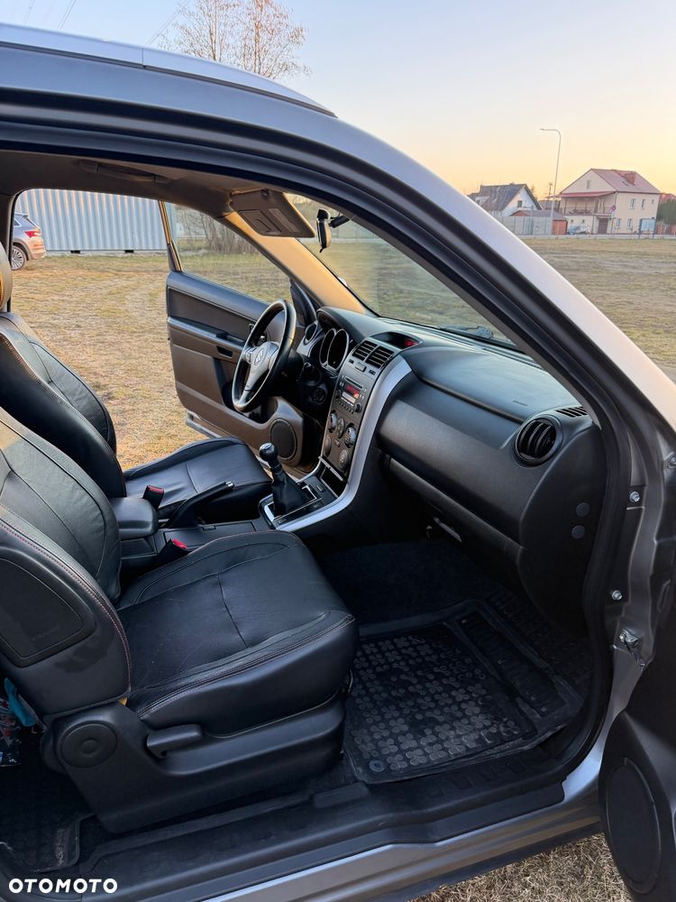 Suzuki Grand Vitara 1.6 De luxe - 14