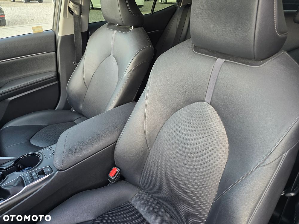 Toyota Camry 2.5 Hybrid Executive CVT - 29