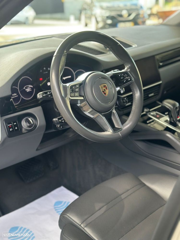 Porsche Cayenne Coupé E-Hybrid - 15