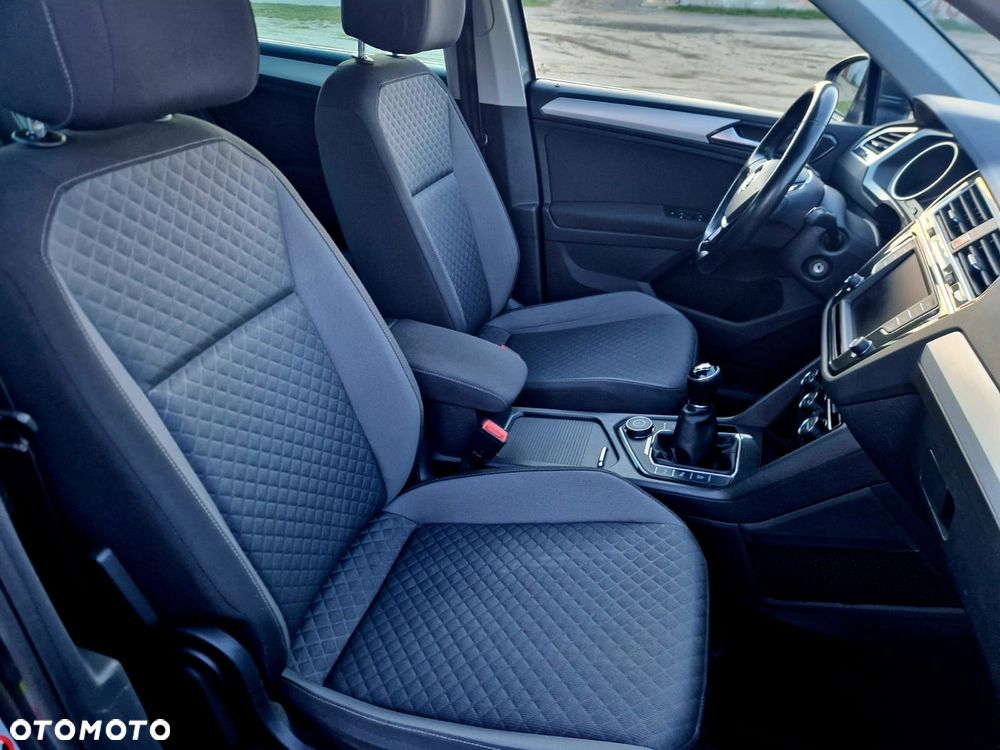 Volkswagen Tiguan - 10