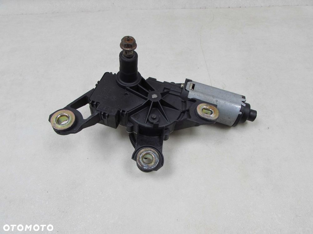 AUDI A3 8P 3D SILNIK SILNICZEK WYCIERACZKI KLAPY BAGAZNIKA TYL 8E9955711C 05-12 - 1