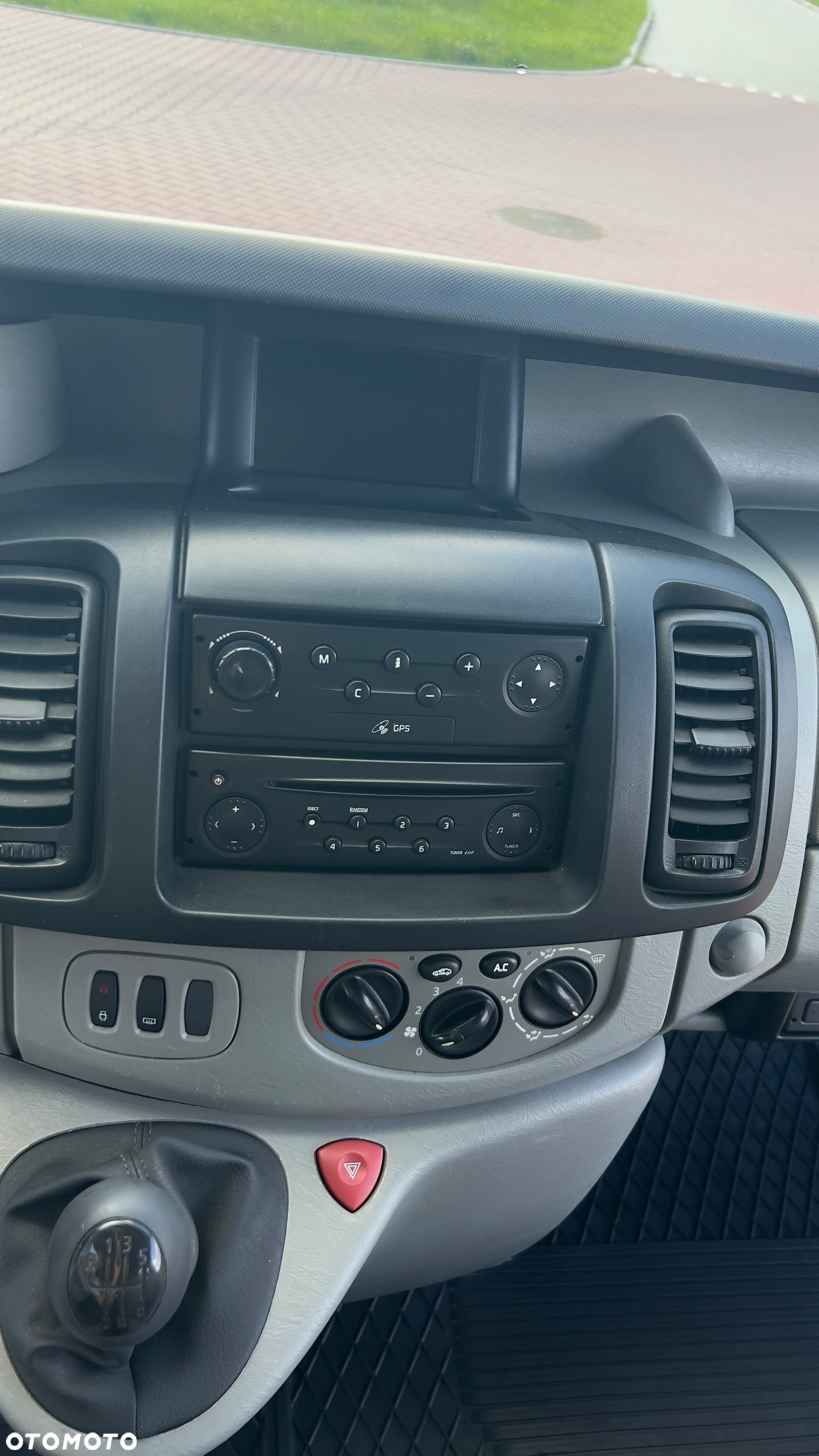 Renault Trafic dCi Passenger - 24